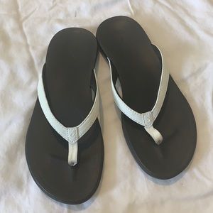 NIB leather OluKai sandals size 7